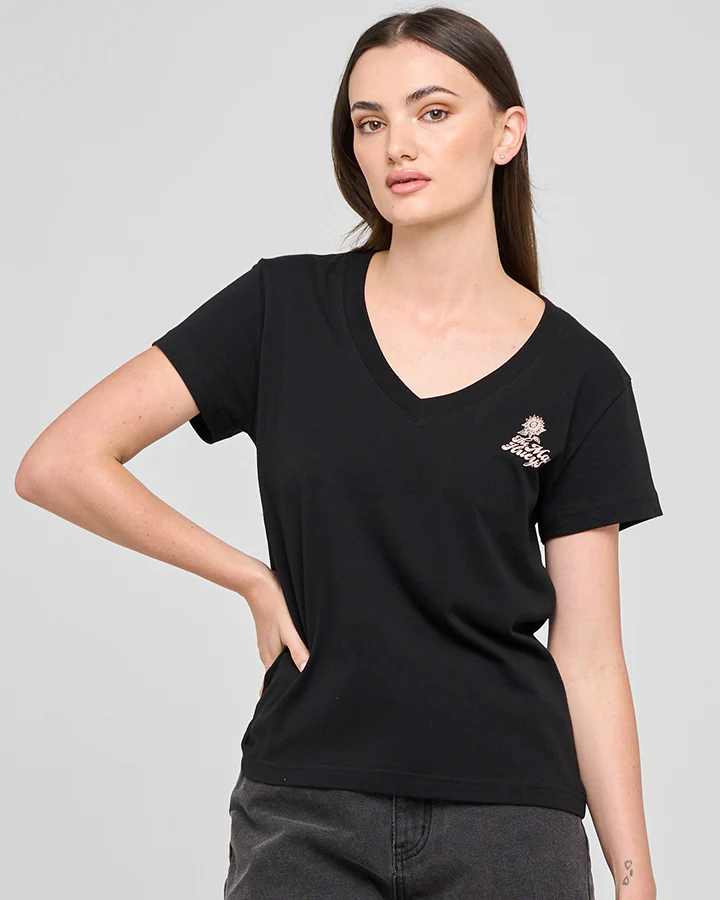 The Mad Hueys BEE ANCHOR | WOMENS V NECK TEE - Image 5