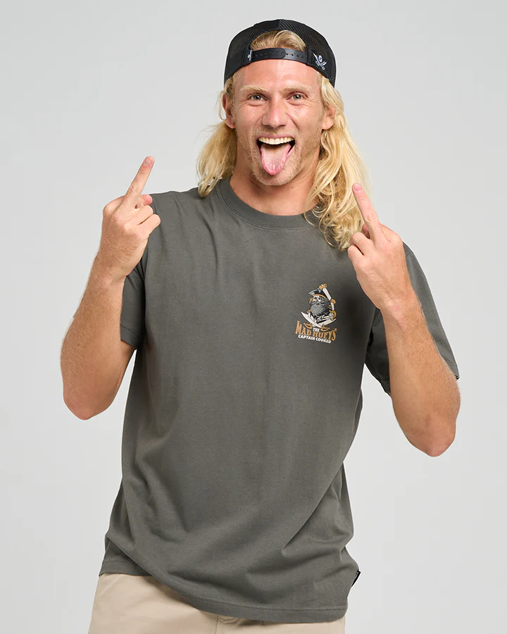 The Mad Hueys CAPTAIN SHIP FACED | SS TEE - Image 7