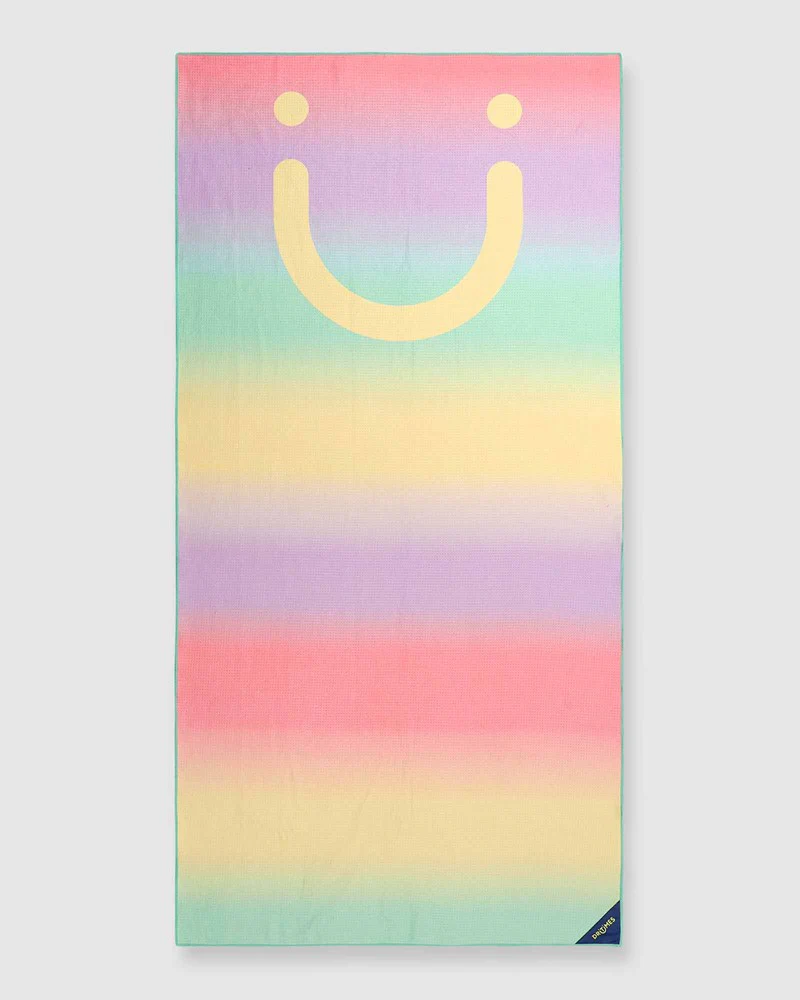 Dritimes Fantasy Fade Beach Towel