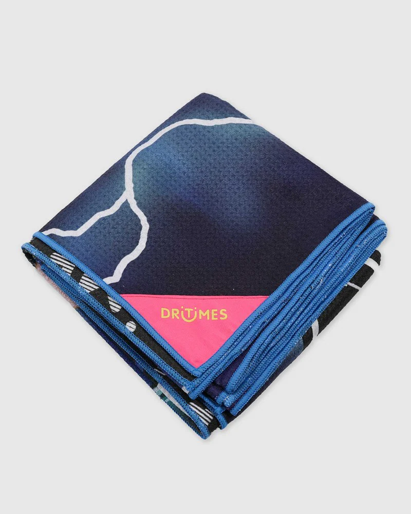 Dritimes Fist El Cobra Loco Beach Towel - Image 3