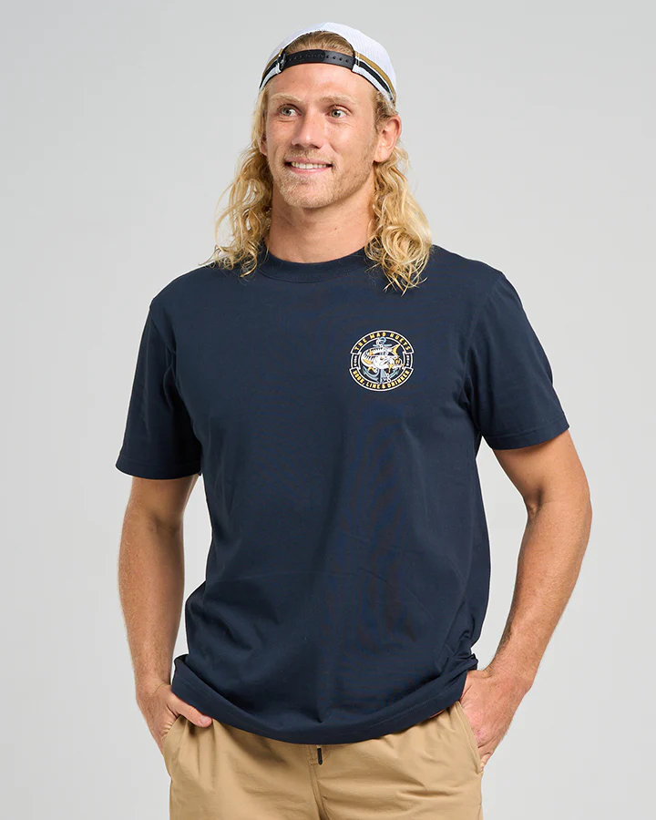 The Mad Hueys HOOKED CUDA | SS TEE - Image 5
