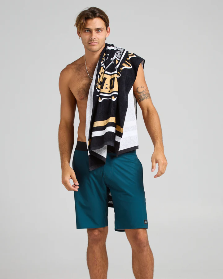 The Mad Hueys HUEYS COLD ONE | BEACH TOWEL - Image 4