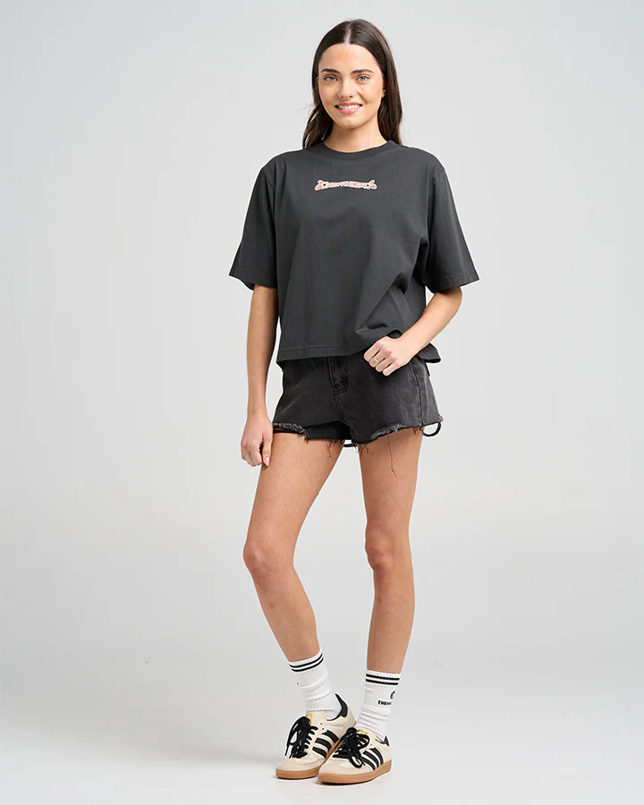 The Mad Hueys MAKE NO BONES | WOMENS BOXY TEE - Image 5