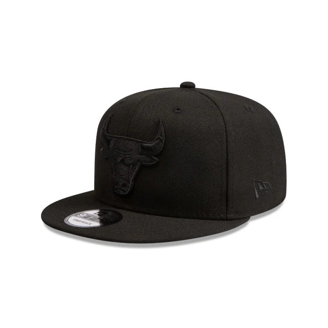 New Era Chicago Bulls Black on Black 9FIFTY Snapback - Image 2