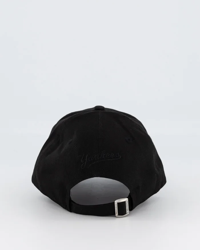 New Era New York Yankees Black on Black 9FORTY - Image 2