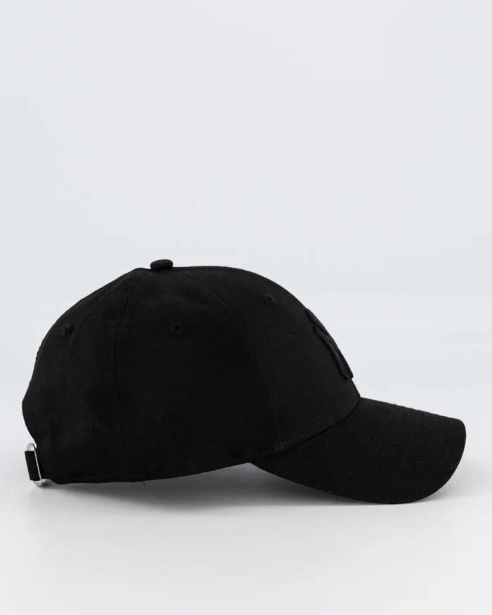 New Era New York Yankees Black on Black 9FORTY - Image 3