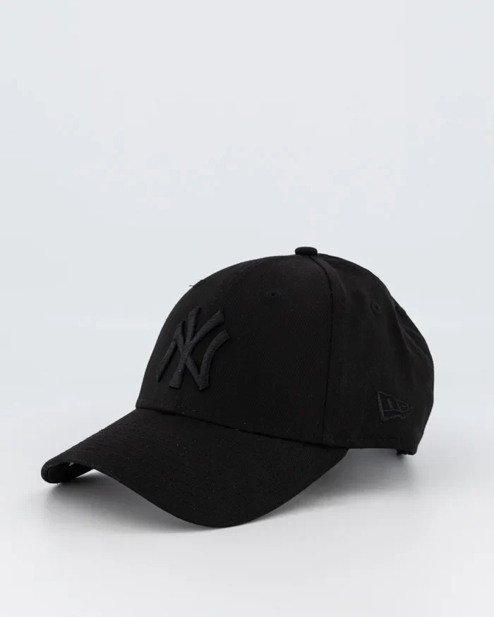 New Era New York Yankees Black on Black 9FORTY - Image 4