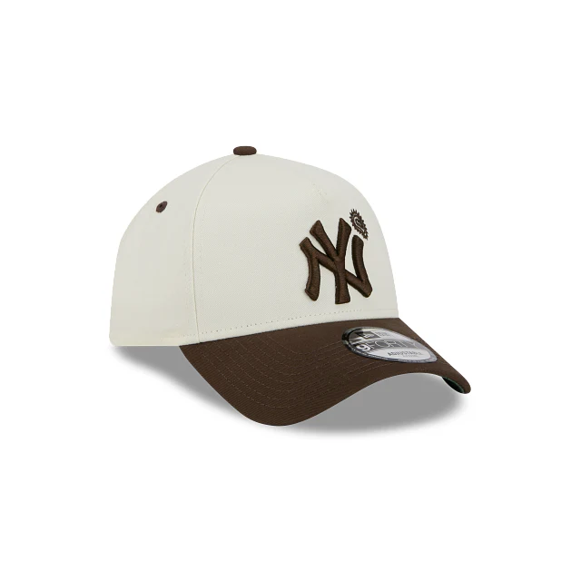 New Era New York Yankees Walnut Paisley 9FORTY A-Frame Snapback - Image 4