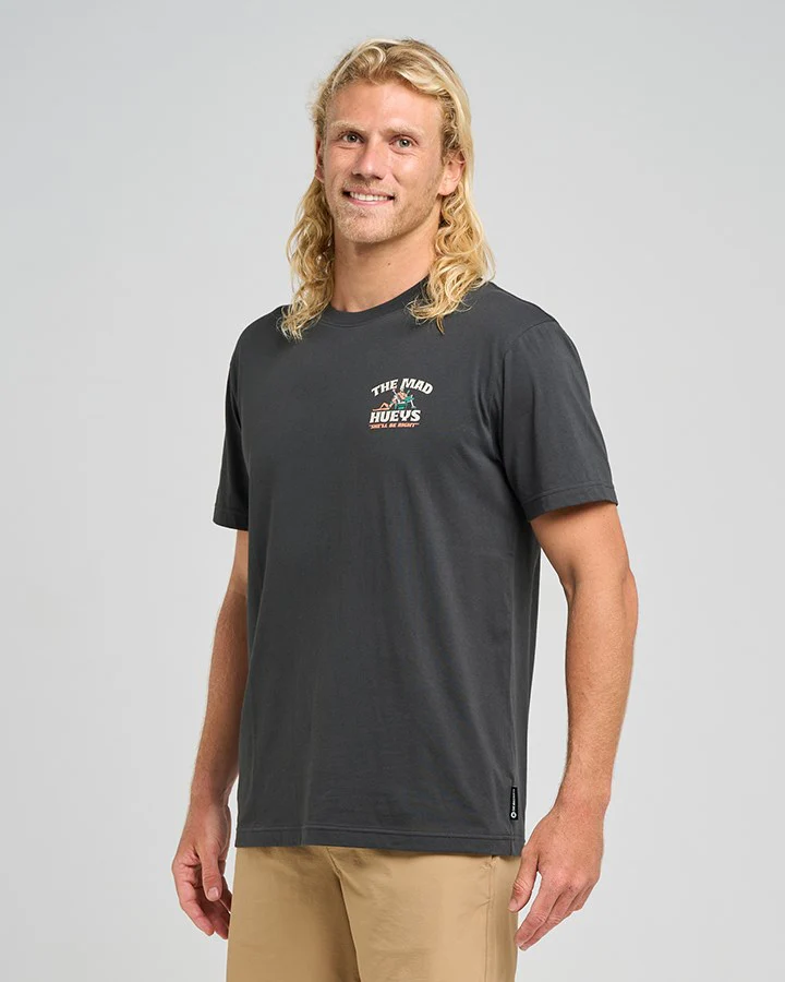 The Mad Hueys SHE'LL BE RIGHT | SS TEE - Image 3
