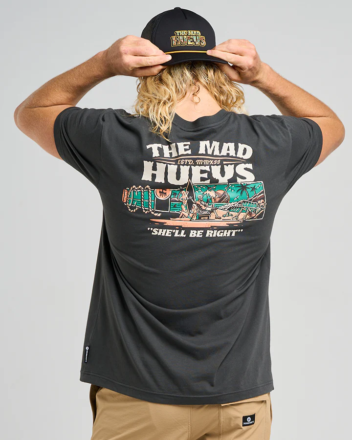 The Mad Hueys SHE'LL BE RIGHT | SS TEE - Image 5