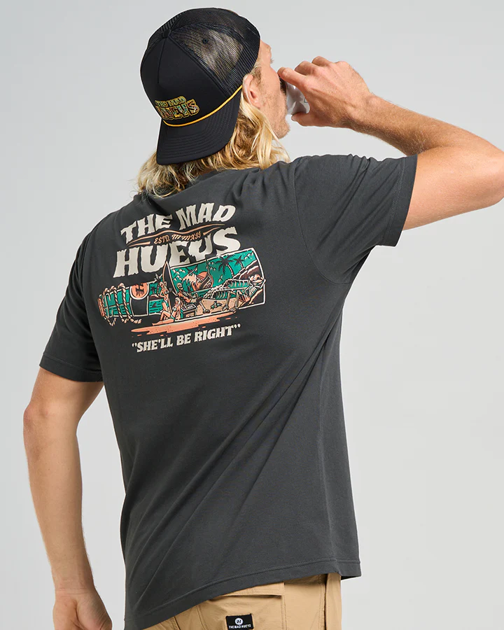The Mad Hueys SHE'LL BE RIGHT | SS TEE - Image 7