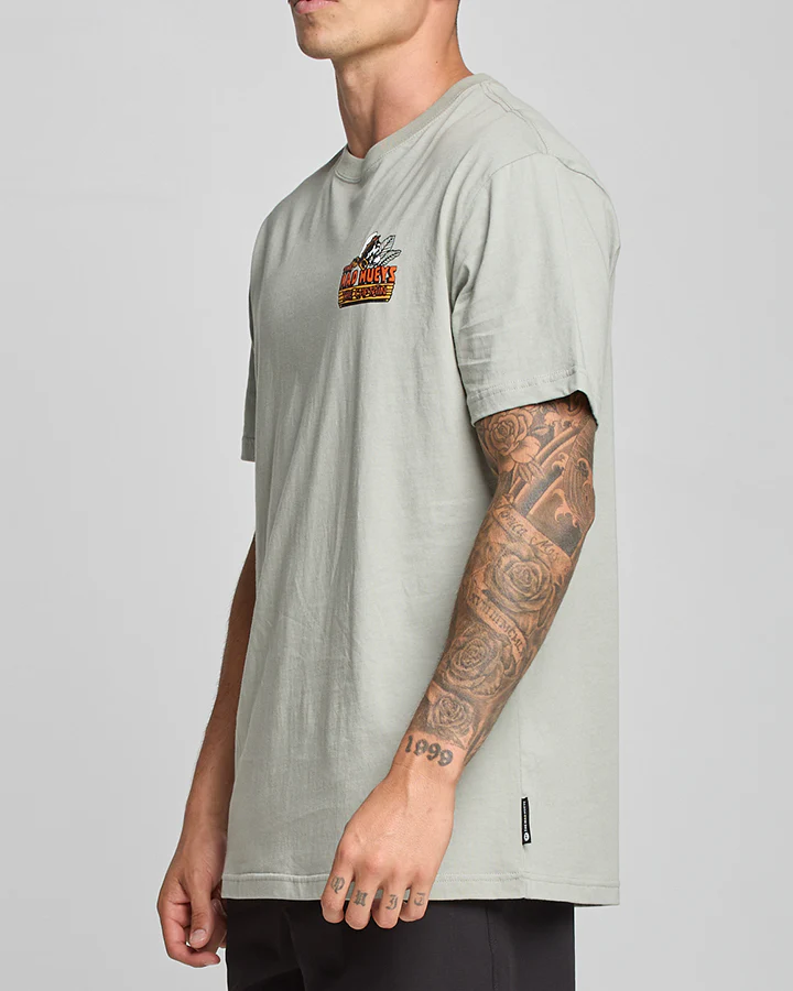 The Mad Hueys THE ISLAND CAPTAIN | SS TEE - Image 8